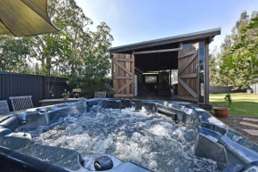 Rose Cottage Studio Romantic or Solo Getaway. Spa, Games Room